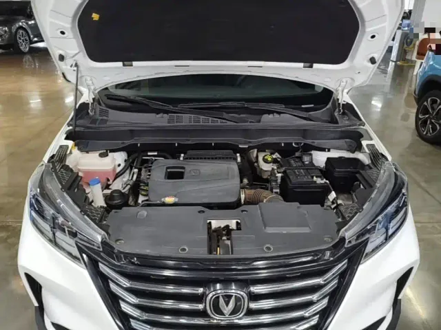 Changan CS15 — Фото автомобиля 19