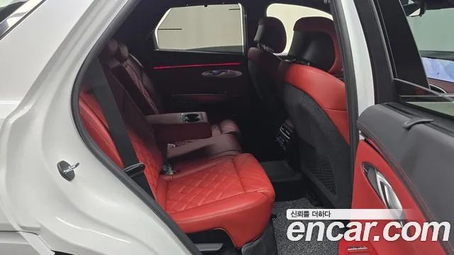 Genesis GV70 2.5T Бензин AWD — Фото автомобиля 10