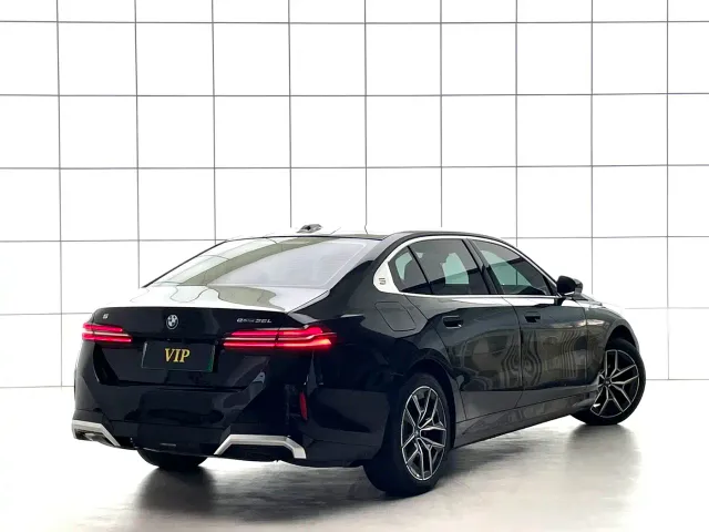 BMW i5 — Фото автомобиля 15