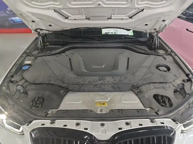BMW iX3 — Фото автомобиля 19