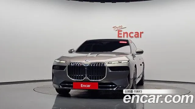 BMW 7 Series G70 — Фото автомобиля 3