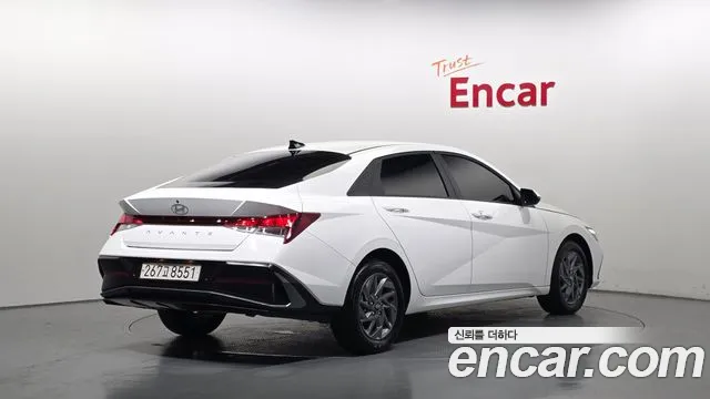 Hyundai Avante CN7 — Фото автомобиля 2