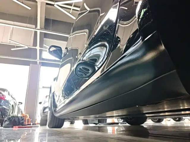 Tesla Model 3 — Фото автомобиля 21