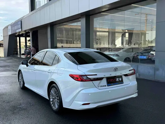 Toyota Camry — Фото автомобиля 7