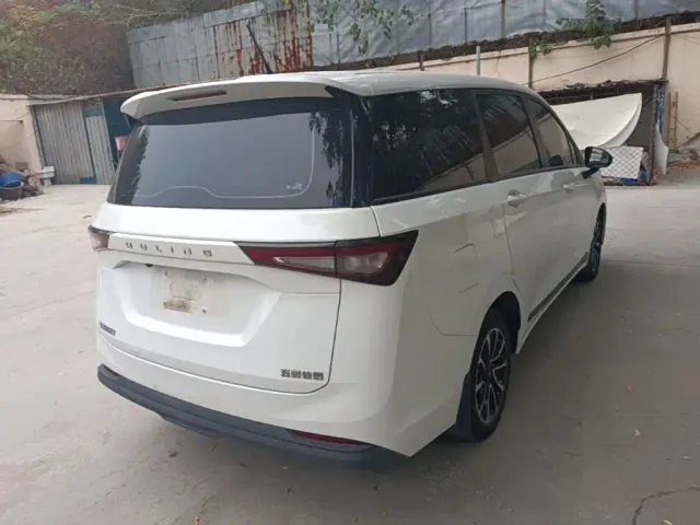 Wuling Jiachen — Фото автомобиля 6