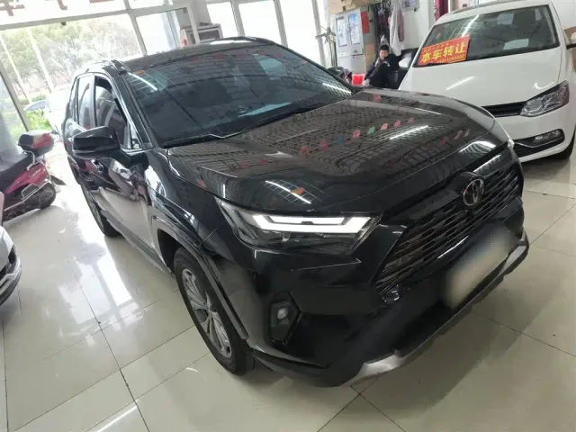 Toyota RAV4 — Фото автомобиля 21