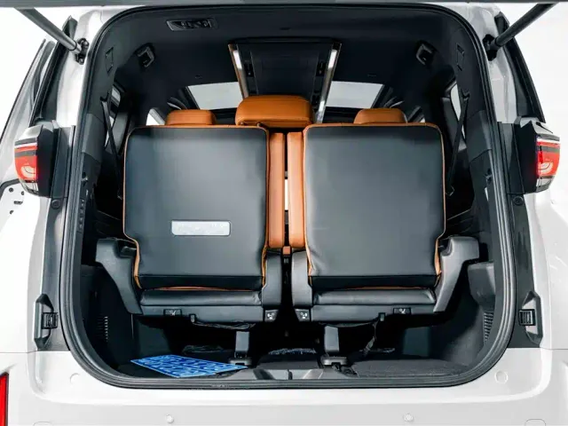 Toyota Vellfire — Фото автомобиля 30