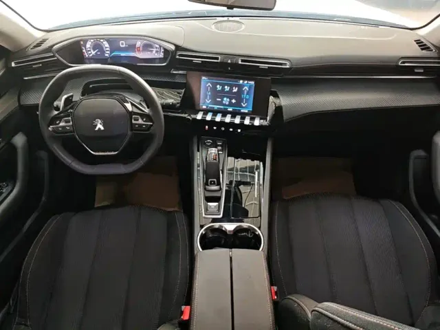 Peugeot 508 — Фото автомобиля 9