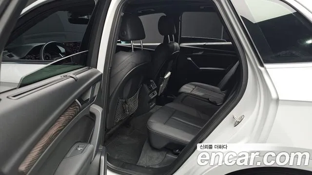 Audi Q5 45 TFSI quattro Premium — Фото автомобиля 12