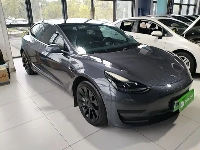 Tesla Model 3 — Фото автомобиля 21