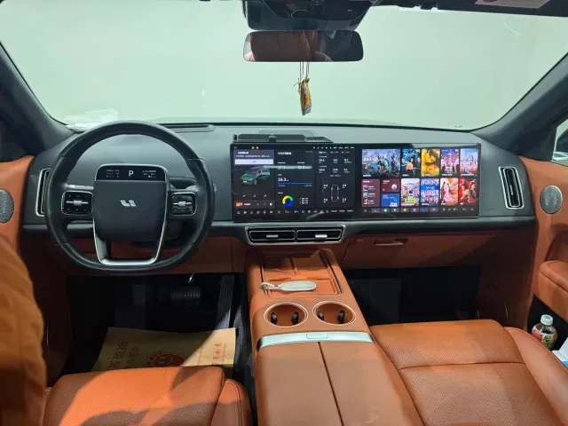 Li Auto L9 — Фото автомобиля 15