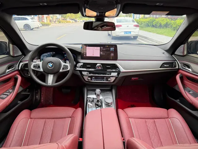 BMW 5 Series — Фото автомобиля 13