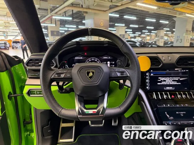 Lamborghini Urus — Фото автомобиля 11