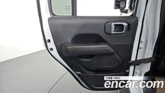 Jeep Wrangler JL — Фото автомобиля 14