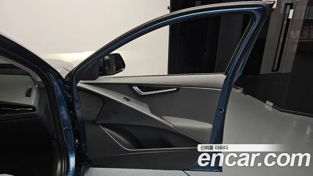Kia Niro The All New Niro Signature — Фото автомобиля 24