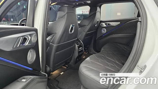 BMW XM — Фото автомобиля 11