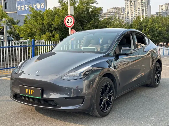 Фотография автомобиля — Tesla Model Y