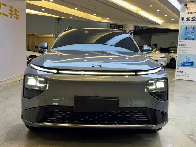Xpeng G9 — Фото автомобиля 2
