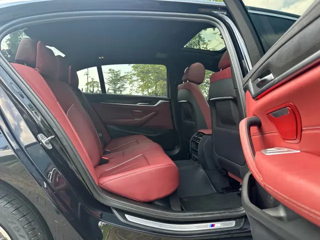 BMW 5 Series — Фото автомобиля 15