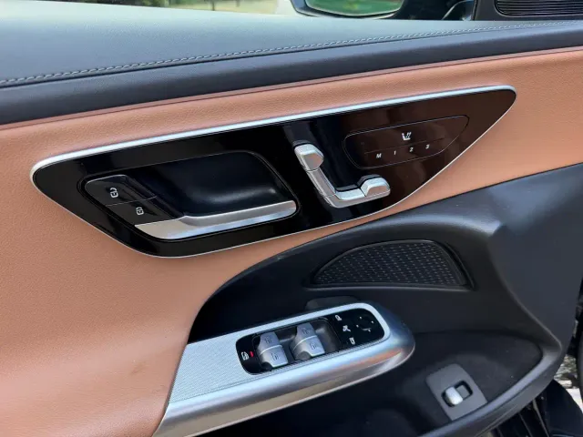 Mercedes-Benz E-Class — Фото автомобиля 7