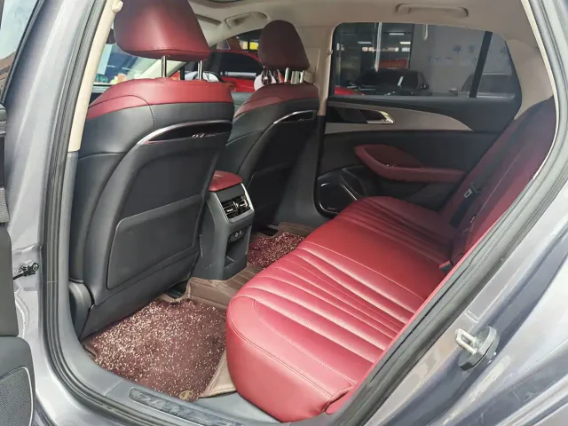 Hongqi H5 — Фото автомобиля 8