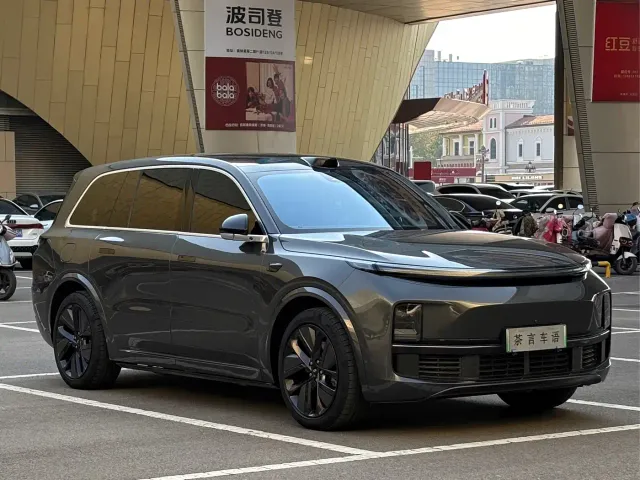 Li Auto L9 — Фото автомобиля 3