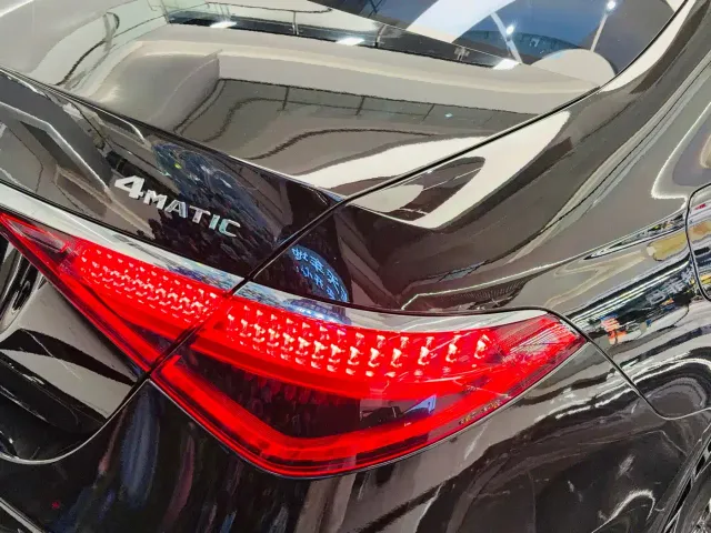 Mercedes-Benz S-Class — Фото автомобиля 24