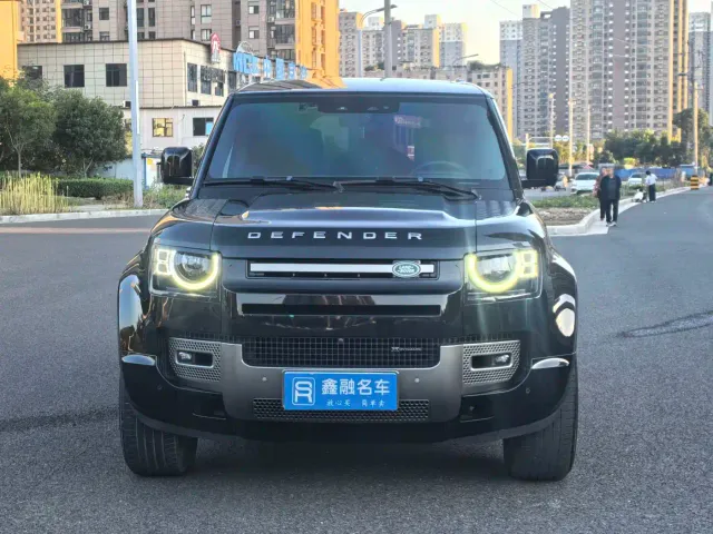 Land Rover Defender — Фото автомобиля 15
