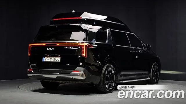Kia Carnival — Фото автомобиля 2