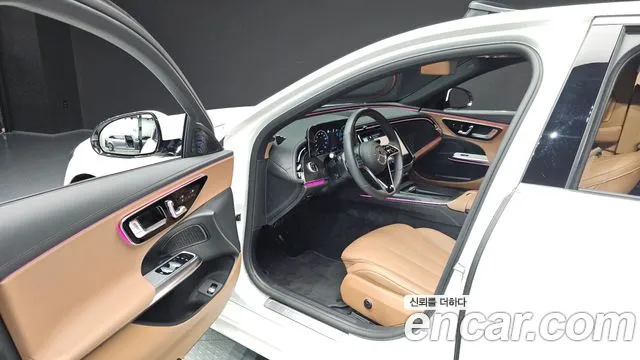 Mercedes-Benz E-Class — Фото автомобиля 7