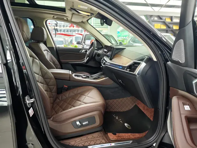 BMW X5 — Фото автомобиля 12