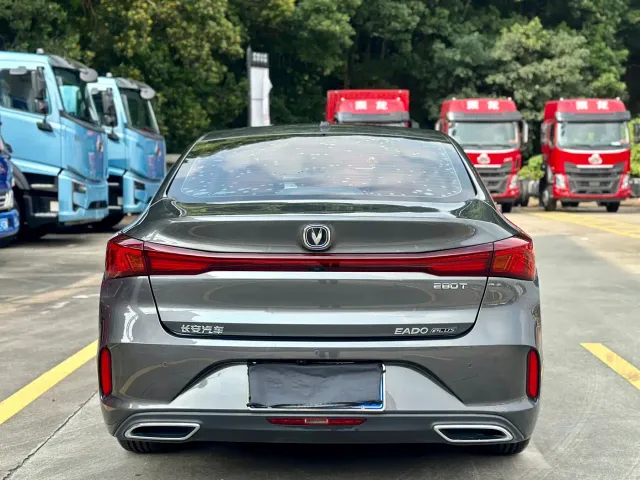 Changan Eado — Фото автомобиля 5
