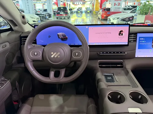 IM Motors LS6 — Фото автомобиля 18
