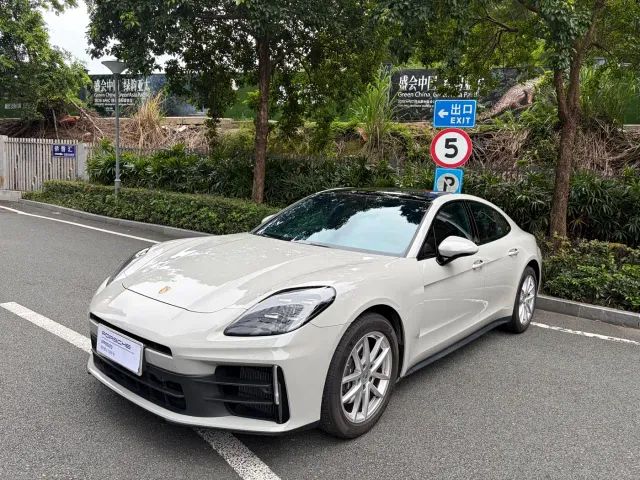 Фотография автомобиля — Porsche Panamera