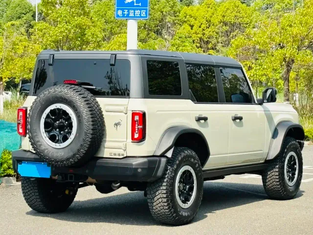 Ford Bronco — Фото автомобиля 5
