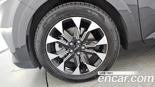 Kia Canival Carnival 4 поколение Дизель 9 мест Signature — Фото автомобиля 2
