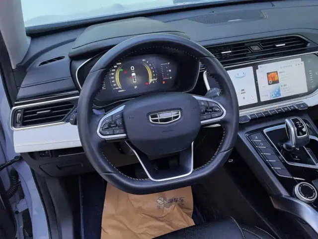 Geely Boyue — Фото автомобиля 15