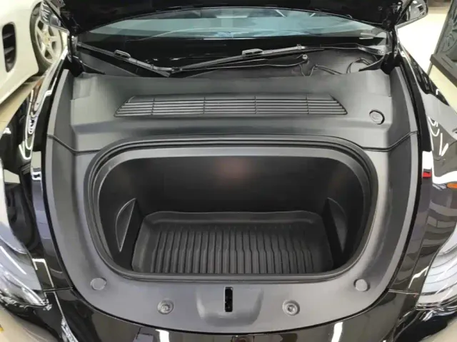 Tesla Model Y — Фото автомобиля 19