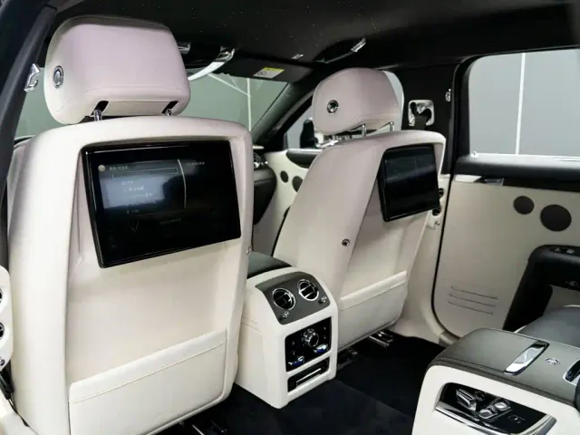 Rolls-Royce Ghost — Фото автомобиля 15