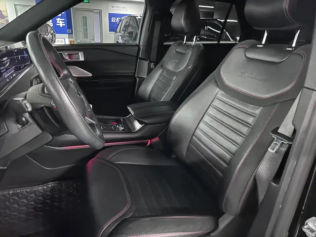 Ford Explorer — Фото автомобиля 5