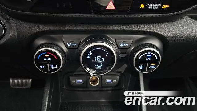 Hyundai Venue — Фото автомобиля 23