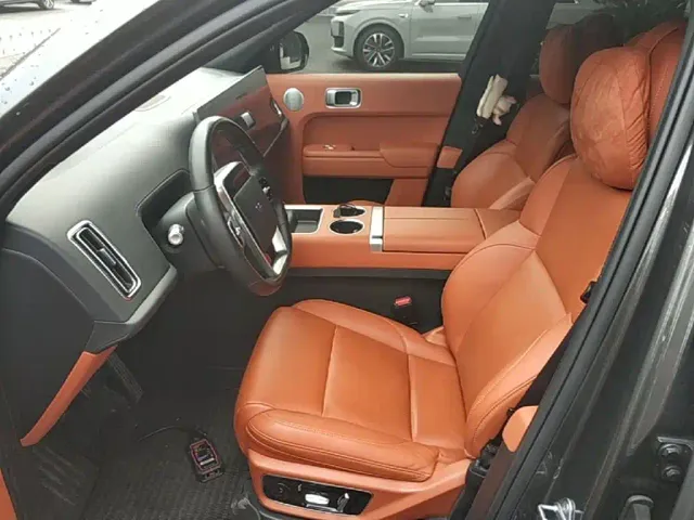 Li Auto L7 — Фото автомобиля 14
