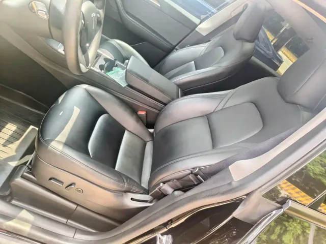 Tesla Model Y — Фото автомобиля 5