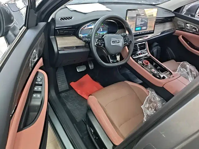 Skyworth Auto HT-i — Фото автомобиля 15