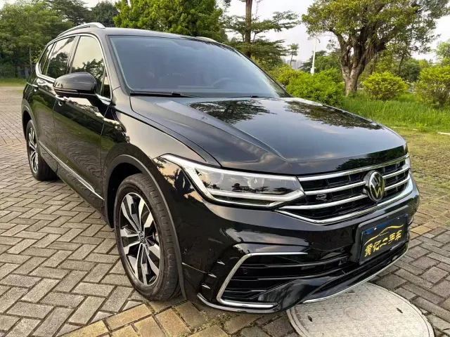 Volkswagen Tiguan L — Фото автомобиля 10