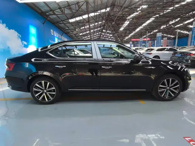 Skoda Superb — Фото автомобиля 7