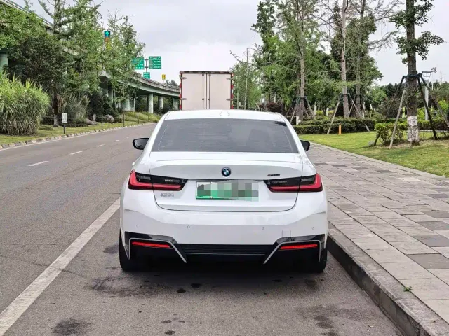 BMW i3 — Фото автомобиля 8