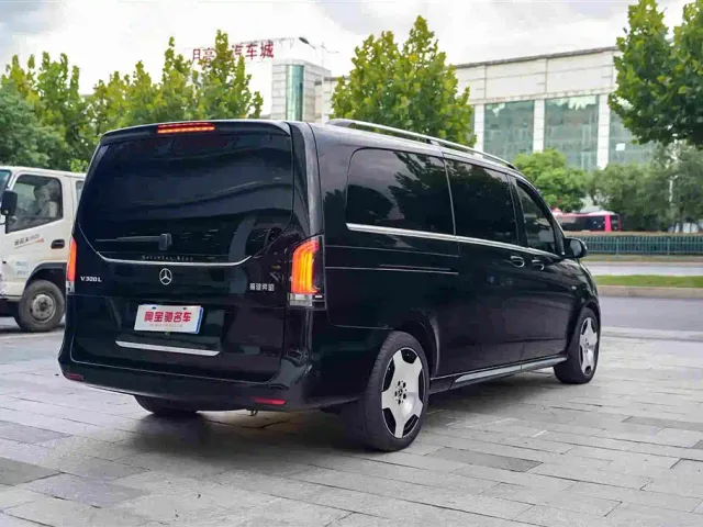 Mercedes-Benz V-Class — Фото автомобиля 18