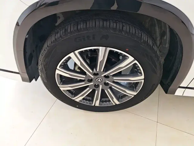 Changan CS75 Plus — Фото автомобиля 24