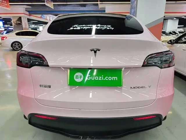 Tesla Model Y — Фото автомобиля 5